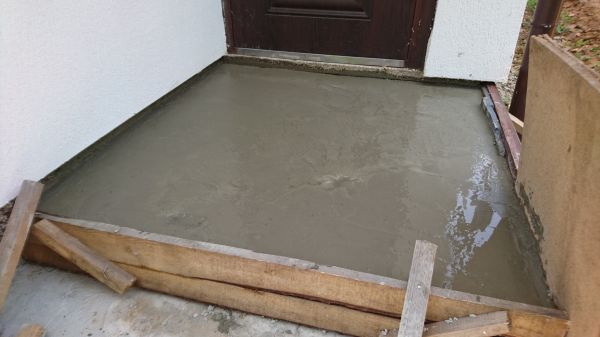 Entryway Concrete Repair in Springfield